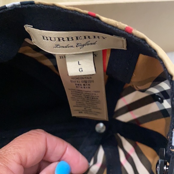 Authentic Burberry Vintage Check Baseball - Picture 4 of 5